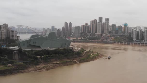 Förorenad Yangtze Floden Flyter Centrum Chongqing Kina — Stockvideo