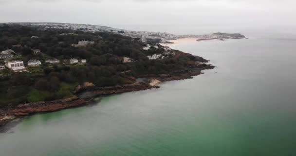 Vue Aérienne Droite Porthminster Point Avec Ives Arrière Plan Cornouailles — Video