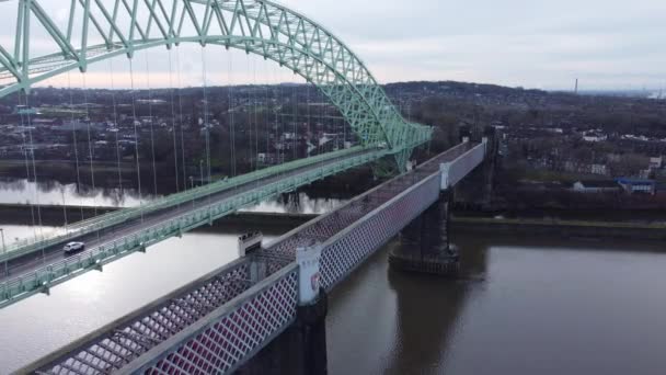 Zilverkleurig Jubileum Door Boogbrug Tol Kruising Vanuit Lucht Zicht Naar — Stockvideo