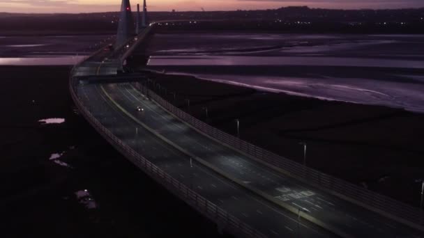 Mersey Gateway Oświetlone Płatnego Mostu Przekraczania Widok Lotu Ptaka Podczas — Wideo stockowe