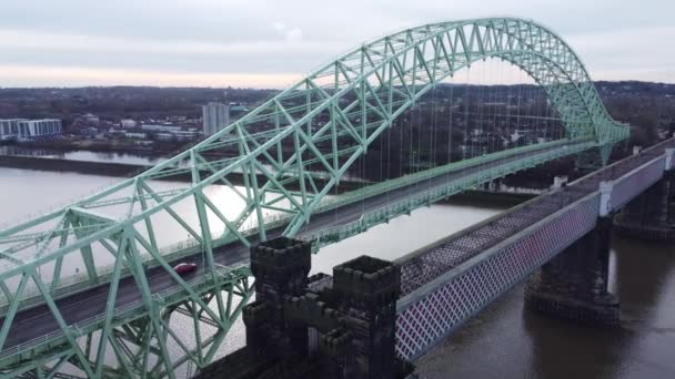 Zilveren Jubileum Door Boogbrug Tol Kruising Luchtfoto Rivier Mersey Waterkant — Stockvideo