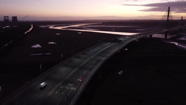 Mersey Gateway Iluminado Puente Peaje Cruzar Carriles Vista Aérea Durante — Vídeos de Stock