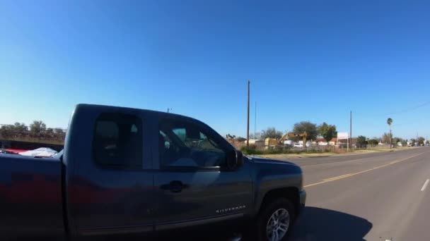 Pov Enquanto Dirige Uma Estrada Cidade Quatro Faixas Rio Grand — Vídeo de Stock