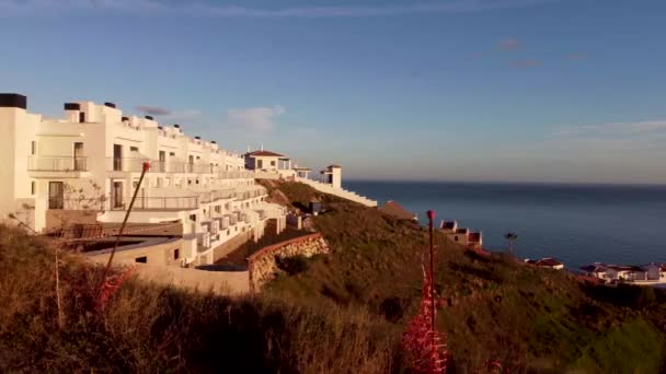 Nuevo Edificio Apartamentos Las Montañas Fuera Nerja España Zona Punta — Vídeo de stock