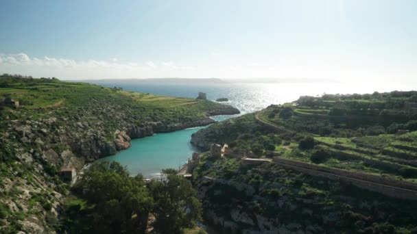 Aerial Pequena Baía Isolada Magrr Xini Dia Ensolarado Ilha Gozo — Vídeo de Stock