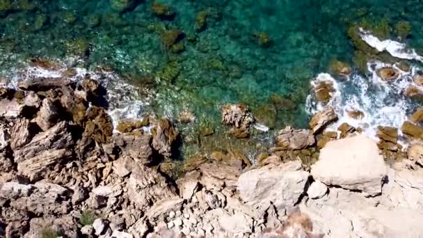 Olas Golpeando Las Rocas Chipre — Vídeos de Stock