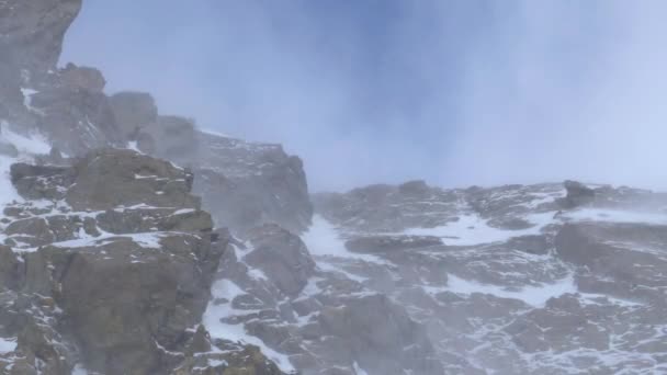 Kar Kar Fırtınası Sırasında Avusturya Nın Tyrol Alpleri Nde Kayalıkların — Stok video