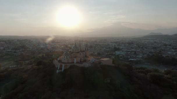 Circling Shot Cholula Puebla Mexico Volcano Cathedral Aerial Footage Popocatapetl — стокове відео