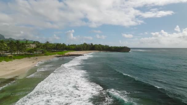 Turisti Una Bellissima Spiaggia Paradisiaca Con Sabbia Bianca Mare Blu — Video Stock