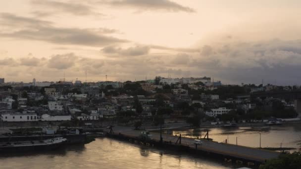 Aerial Bay Güneş Doğarken Yerleşim Bölgesi Santo Domingo Dominik Cumhuriyeti — Stok video