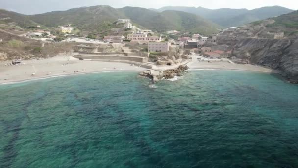 Aerial Létrehozása Lövés Öböl Strandok Cape Argentiera Egykori Ezüst Bányák — Stock videók