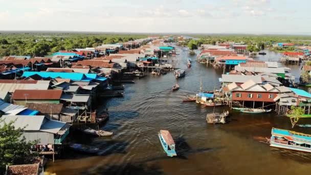 Pływająca Wioska Jeziorze Tonle Sap Widok Lotu Ptaka Kambodża — Wideo stockowe