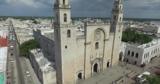 Vlucht Kathedraal Van Yucatan Stad Merida San Ildefonso — Stockvideo