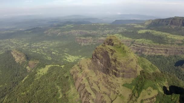 Flygfoto Över Lummig Skog Och Bergslandskap Tamhini Ghat Maharashtra Indien — Stockvideo