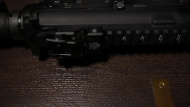 Ameaçadoramente Lento Deslizar Direção Receptor Superior Rifle Assalto Ar15 — Vídeo de Stock