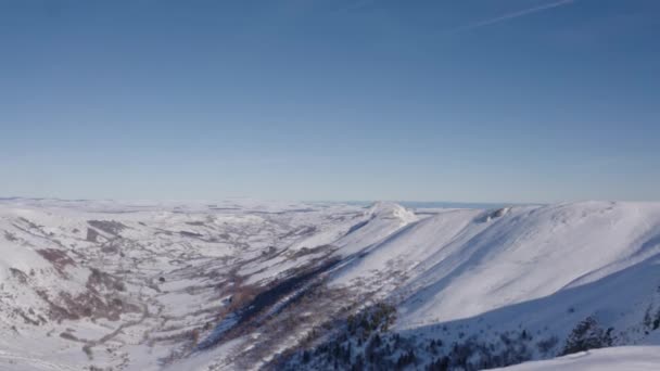 View Snow Covered Valley Cantal Mountains Pan Form Right Left — Stock Video