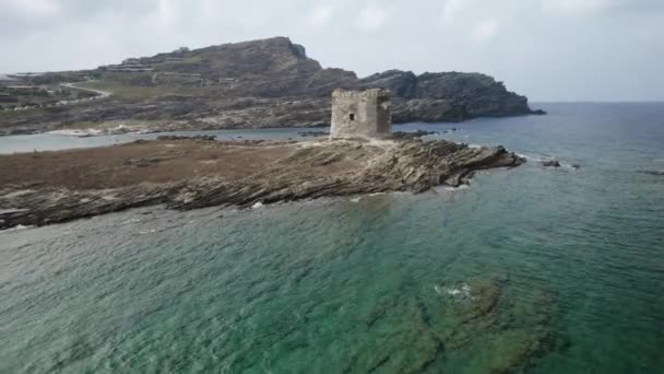 Órbita Aérea Rápida Baja Altitud Sobre Torre Vigilancia Medieval Pelosa — Vídeos de Stock