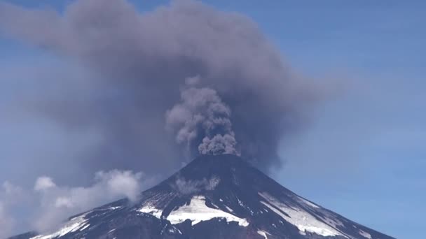 Villarrica Volcano Eruption Hláskuje Popel Puconu Chile Duben 2014 — Stock video