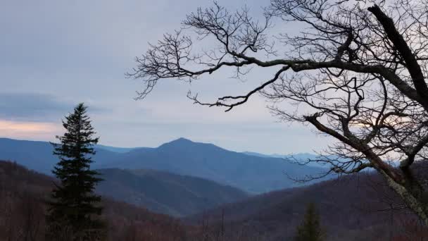 Molnens Tidsförlopp Över Blue Ridge Mountains — Stockvideo