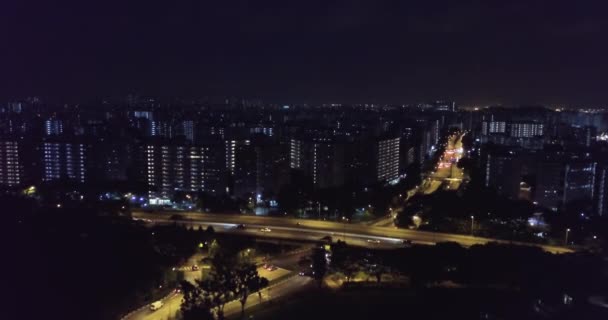 Paisagem Aérea Cidade Drone Singapura Hdb Apartments Pie Rodovia Iluminado — Vídeo de Stock