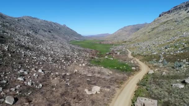 Güney Afrika Daki Dağların Arasındaki Vadiyi Izleyen Yavaş Bir Hava — Stok video