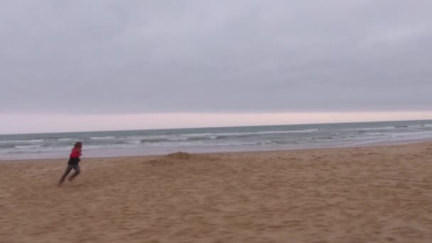 Drone Tir Cours Exécution Sur Plage — Video