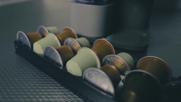 コーヒーカプチーノネスプレッソマシンのスローモーションを作る — ストック動画