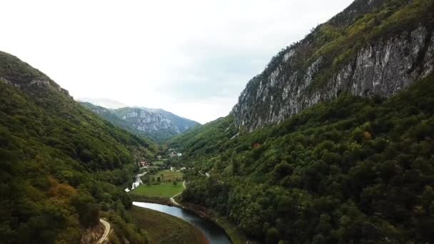 Κοιλάδα Cerna Στη Ρουμανία — Αρχείο Βίντεο