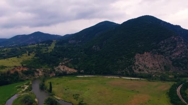 Tip Hava Çeriği Manzara Dağlar Alanlar Renk Seviyesi Orta Karşıtlık — Stok video