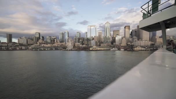 Traghetto Seattle Tramonto Con Vista Sullo Skyline — Video Stock