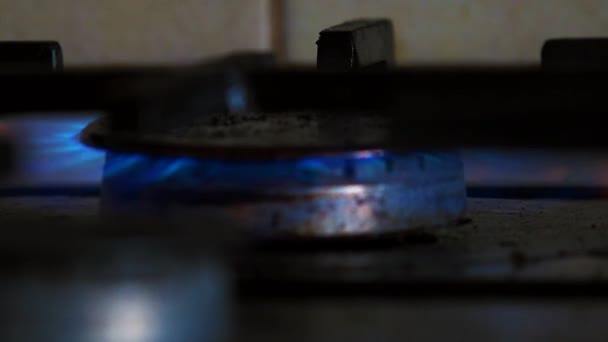 燃烧着火焰的炉子 — 图库视频影像