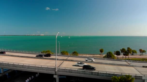 Drone Panning William Powel Bridge Miami — Vídeos de Stock