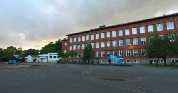 Die Front Einer Schule — Stockvideo