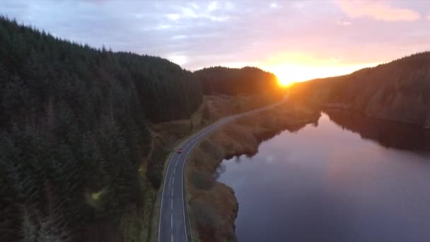 Een Meer Aan Westkust Van Schotland Diepe Stille Wateren Zorgen — Stockvideo