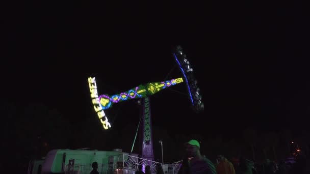 Een Ritje Genaamd Screamer Een Kermis — Stockvideo