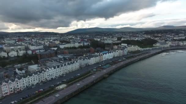 Havsfronten Vid Douglas Isle Man Douglas Strandpromenad Mot Irländska Sjön — Stockvideo