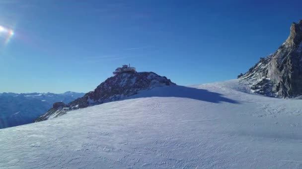 Bergbahn Von Oben Mit Schneegletscher Drohne Beschossen — Stockvideo