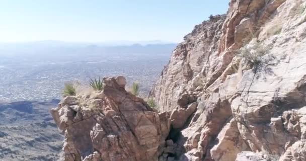 Finger Rock Trail Tucson Voando Através Uma Formação Rochosa Muito — Vídeo de Stock