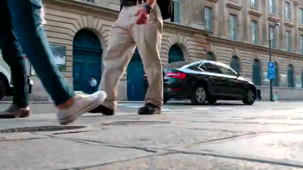 在巴黎里沃利街行走的行人 时光流逝4K — 图库视频影像