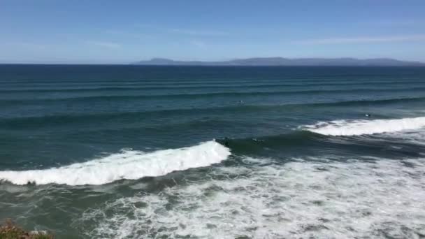 Przewodniczący Bundoran Beach Donegalnym — Wideo stockowe