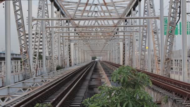 Старий Сталевий Залізничний Міст Таїланді — стокове відео