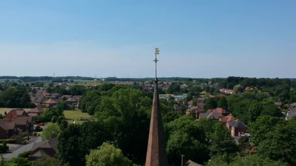 Vue Aérienne Déplaçant Horizon Paysage Vers Bas Clocher Église — Video