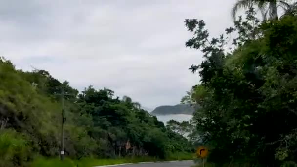 Conduciendo Por Camino Que Conduce Una Playa Desierta Brasil — Vídeos de Stock
