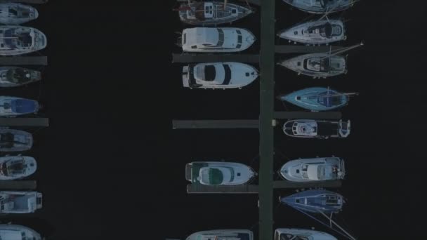 Quiet Yacht Marina Letecké Střely Velké Británii Pořízené Drone — Stock video