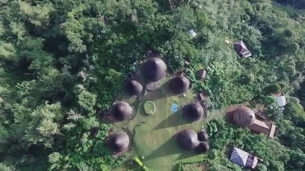 Magische Wae Rebo Luchtfoto Terugtrekken — Stockvideo