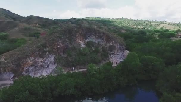 Prozkoumání Ostrovů Rinca Letecký Záběr Stáhněte — Stock video