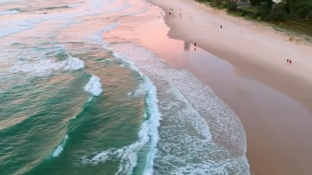 Drone Sparato Una Spiaggia Sulla Costa Dorata — Video Stock