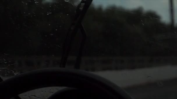Deszczowy Dzień Podróż Samochodem Ręka Rękę — Wideo stockowe