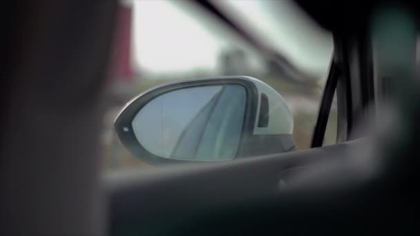 Specchio Auto Mentre Guida Veloce Autostrada — Video Stock