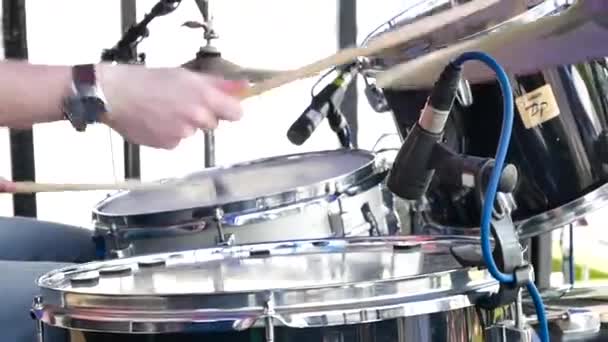 Drums Spelen Een Muziekfestival Manchester — Stockvideo